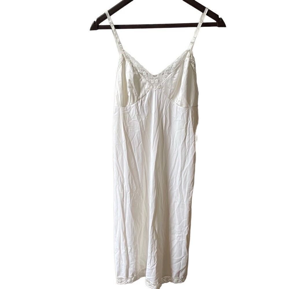 Vintage Vanity Fair Full Slip Womens 36 Ivory Nylon Lace Adjustable Strap